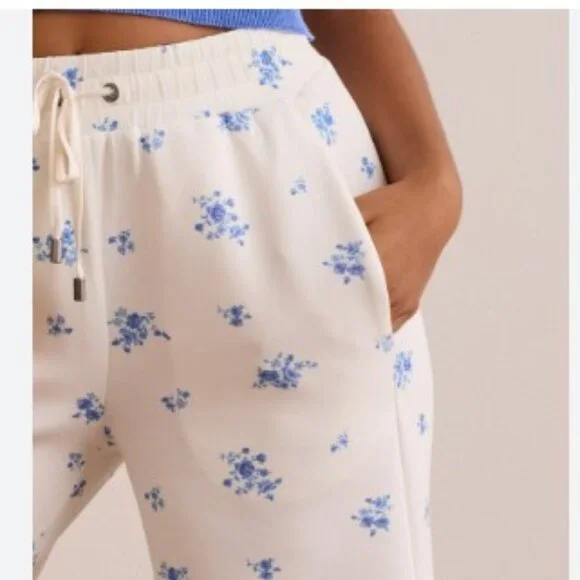 Altar'd state Supersoft Floral Wide Leg Pants - Picture 3 of 7